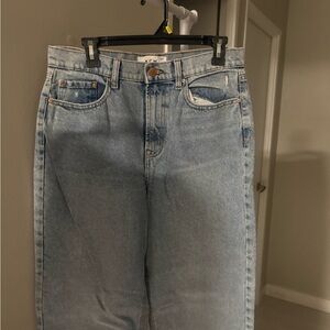 Classic Blue Denim Jeans 7
Chemisier médium
Both for $10.